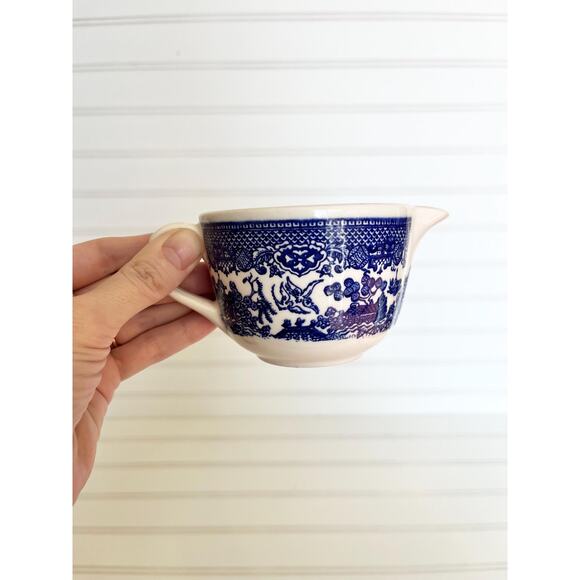 Vintage Six Piece Blue Willow Dinner Dish Set Churchill Staffordshire England - Picture 6 of 10